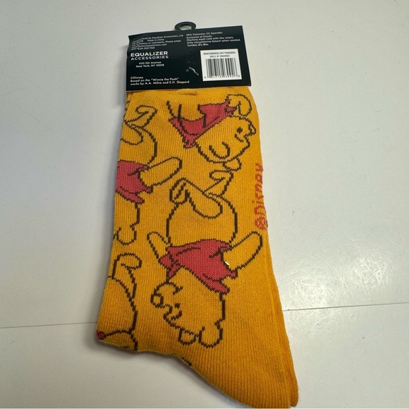 New Disney Adult Winnie Pooh Crew Socks Yellow Size 9-13 - Picture 6 of 10